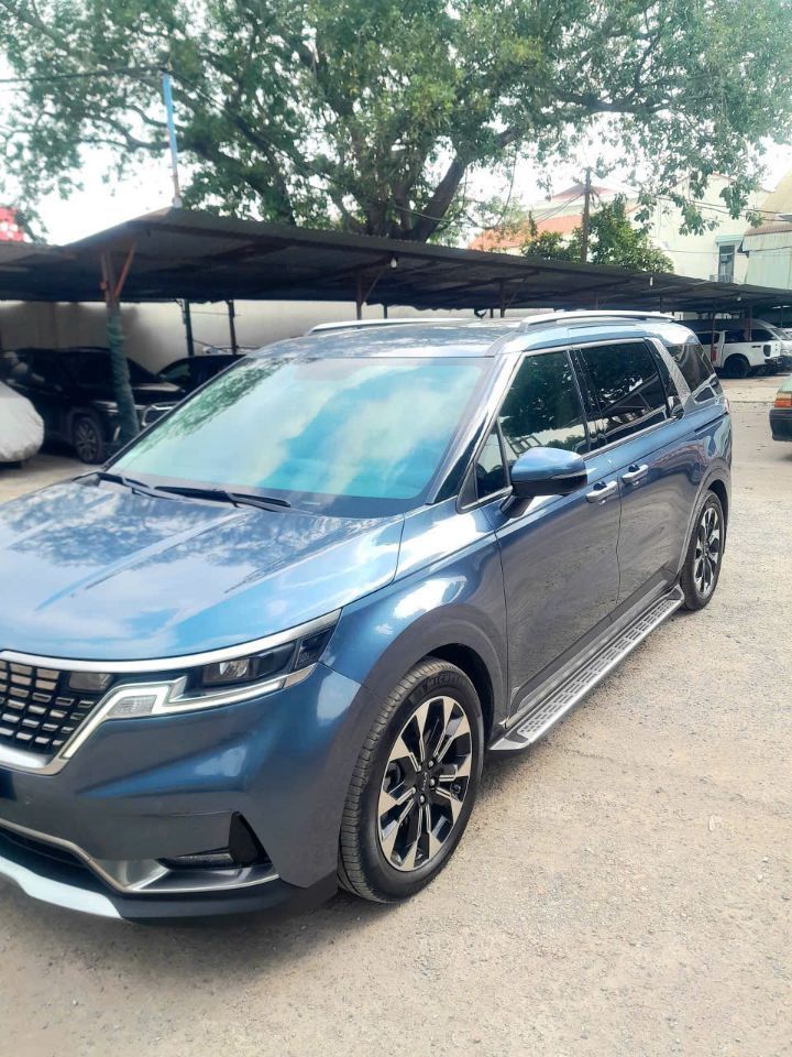 Carnival premium SX 2022 dầu cao cấp.