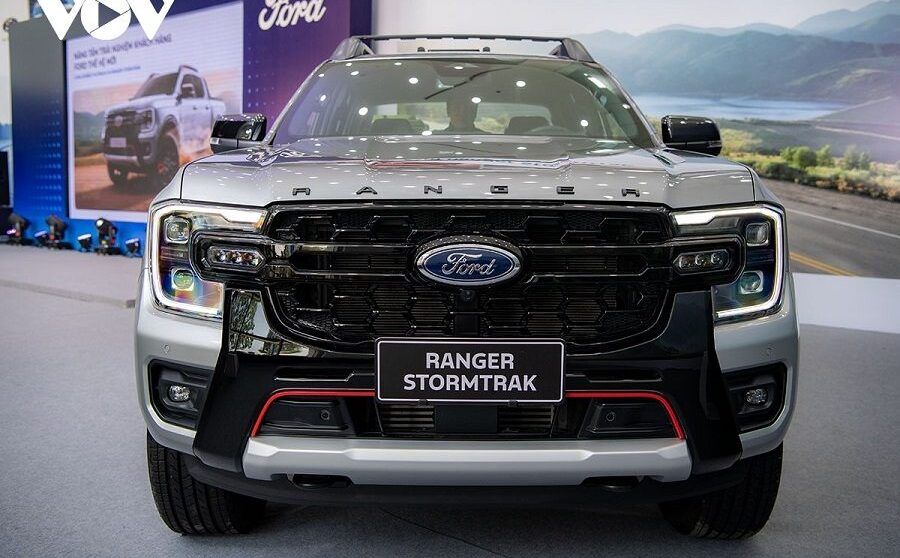 đầu xe ford ranger stormtrak