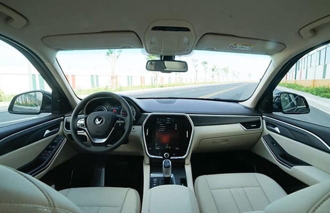 VinFast Lux A2.0-7