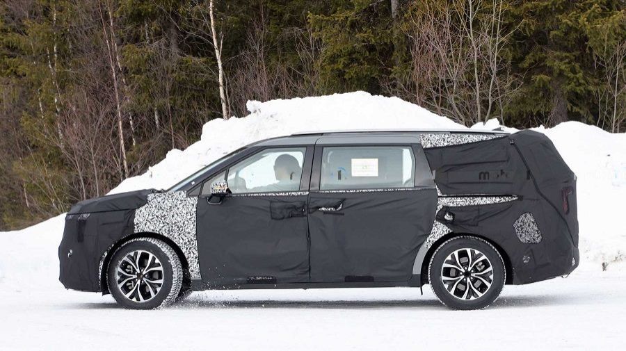 Thân xe Kia Carnival 2025