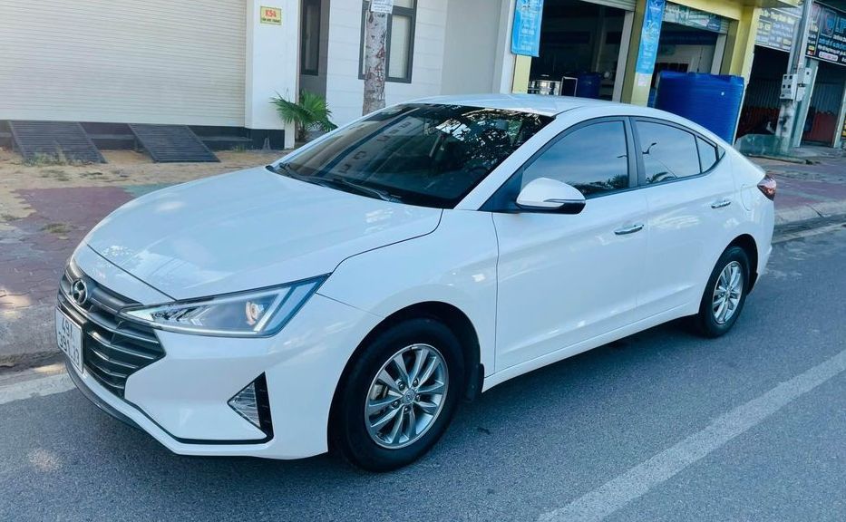 Cần bán Elantra 2021 cũ