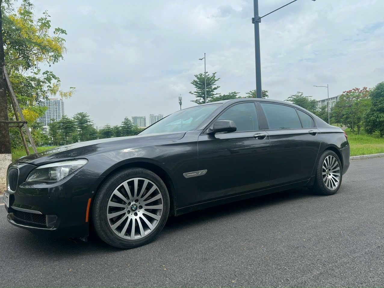 Siêu phẩm của người Đức. Bmv 750 LI . Sản xuất 2009.