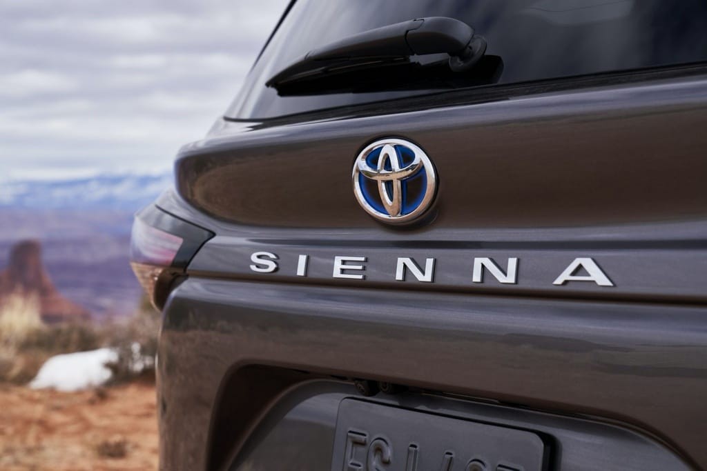 Toyota Sienna - 7