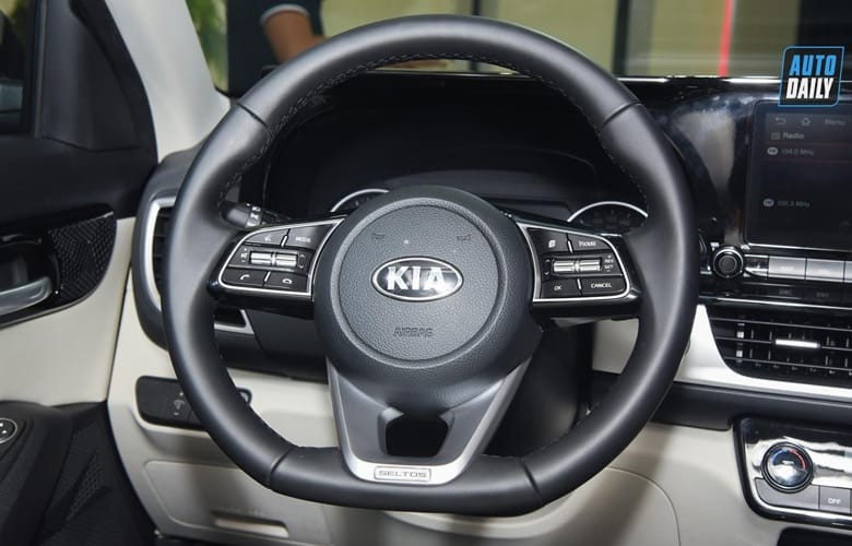 Về vô lăng Kia Seltos 2020