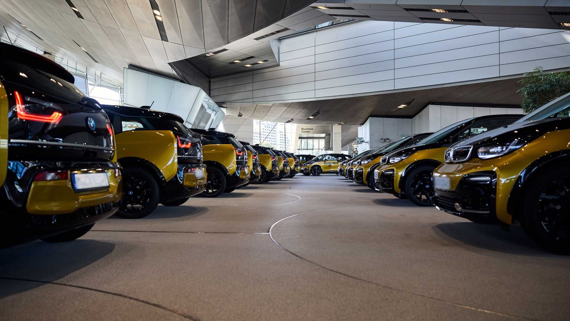 đuôi và đầu xe