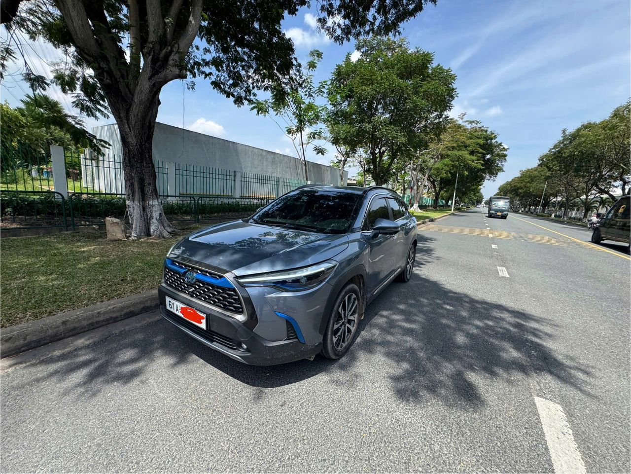 CẦN BÁN XE  TOYOTA CROSS HYBRID HV