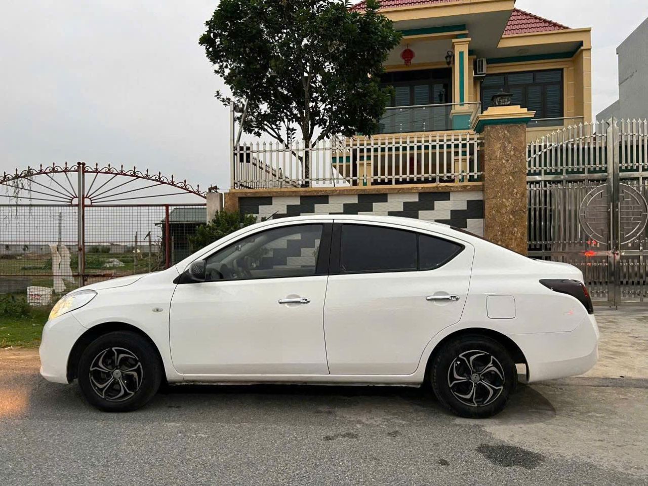 Chính chủ cần bán xe Nissan sunny sx 2014 MT