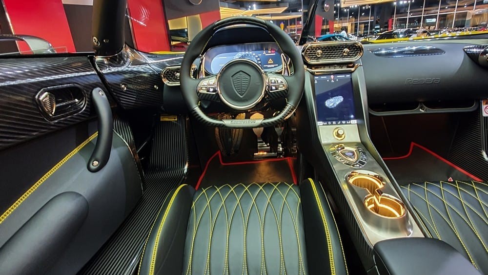 Khoang lái siêu xe Koenigsegg Regera cho người xem cảm giác xa hoa của 1 mẫu xe dành cho các đại gia Khoang lái siêu xe Koenigsegg Regera cho người xem cảm giác xa hoa của 1 mẫu xe dành cho các đại gia