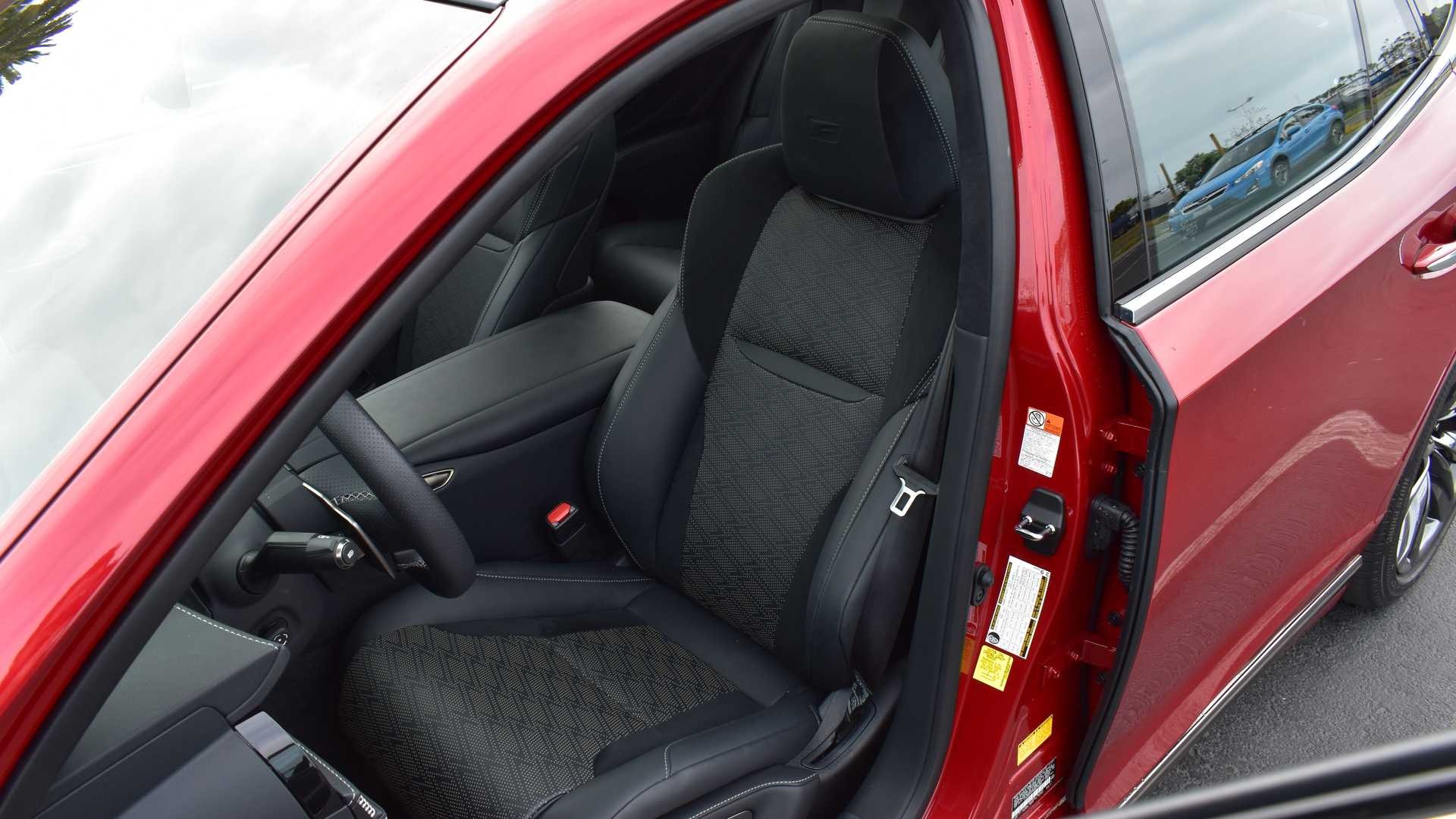 Ghế trước LS 500 2021 phiên bản F Sport