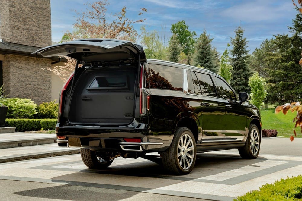 Phía sau của Inkas Cadillac Escalade 2021 bọc giáp Phía sau của Inkas Cadillac Escalade 2021 bọc giáp