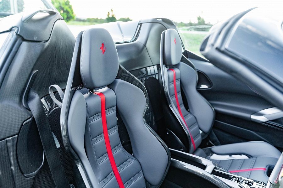 Nội thất Ferrari SF90 Stradale Spider