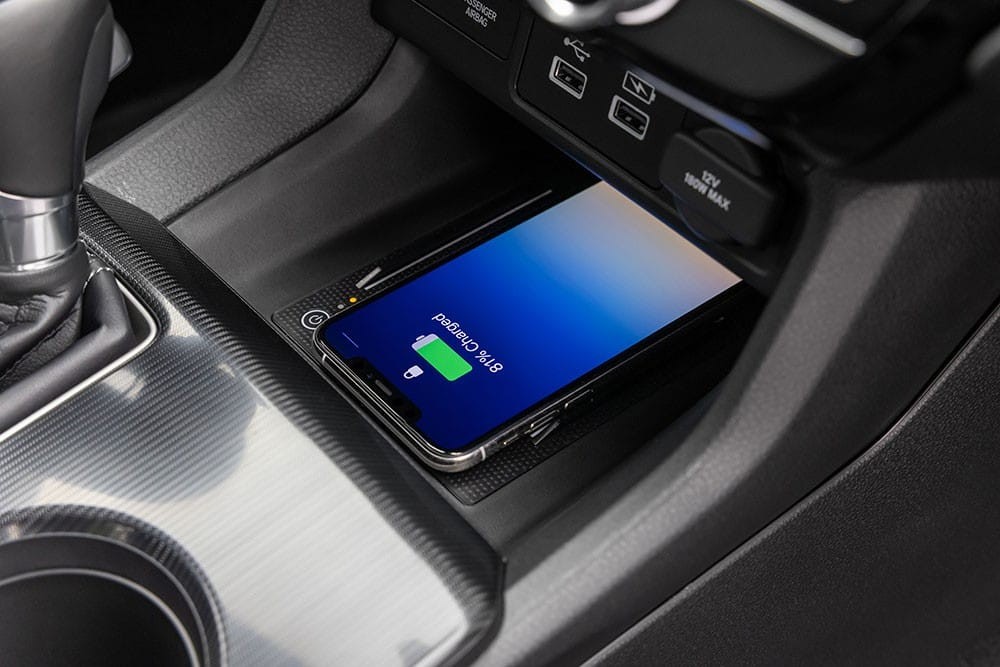 Mẫu xe này còn có sạc điện thoại thông minh không dây