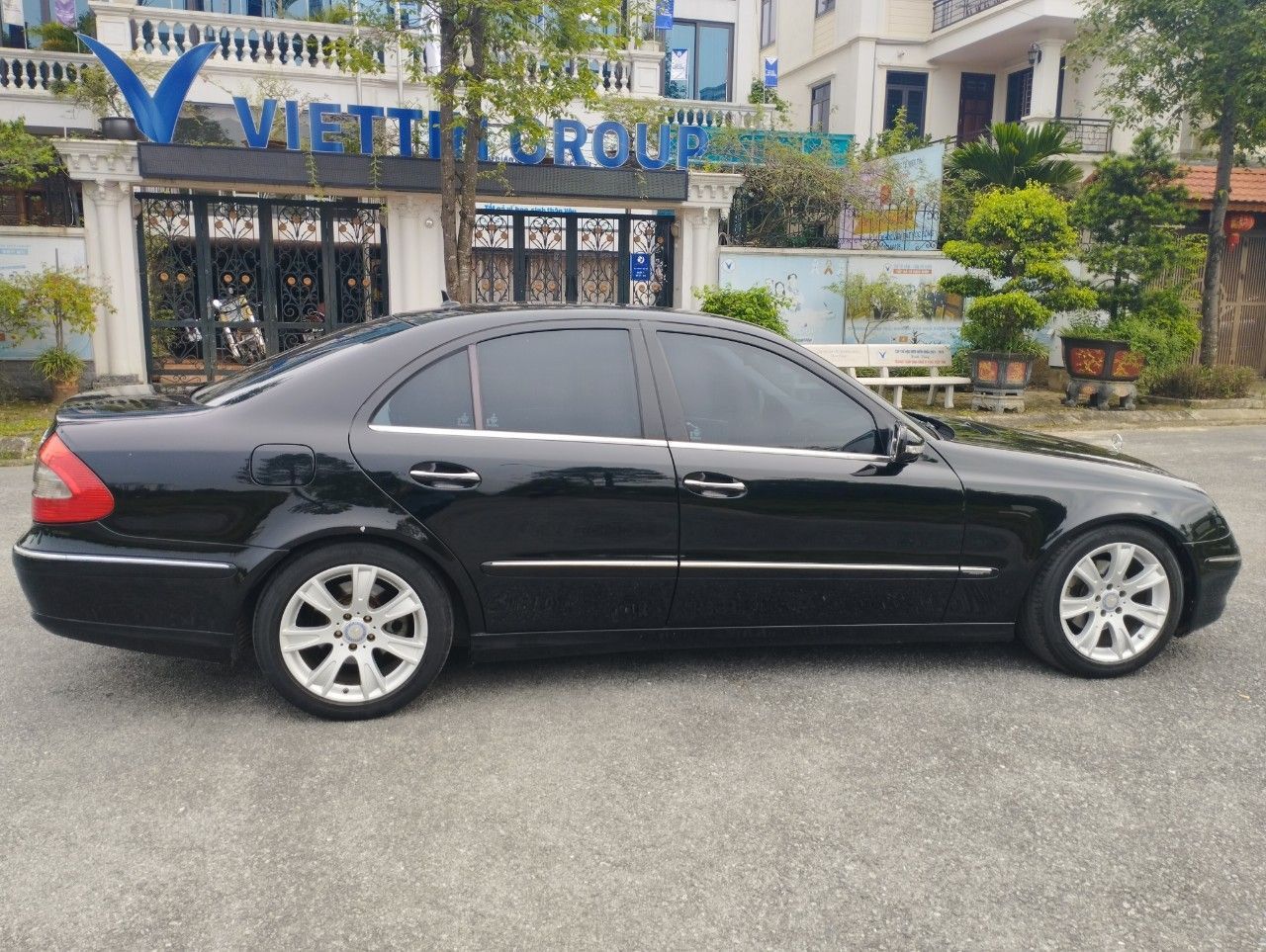 Chính chủ cần bán xe Mercedes E200 đời 2008