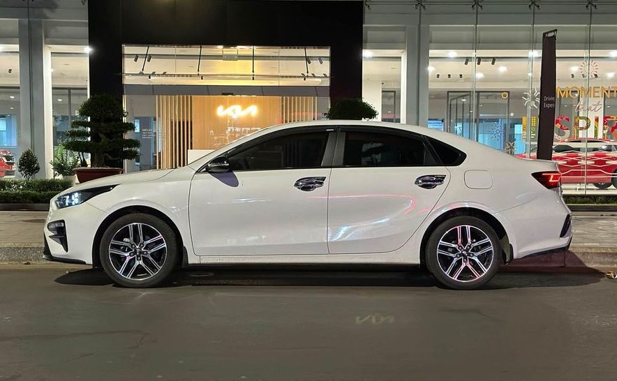 Dư dùng nên bán Kia Cerato 2021 số sàn