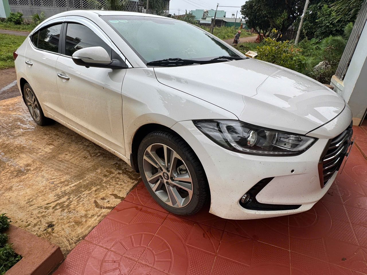 Mình có xe elantra 2018 bản 2.0 một chủ từ đầu.
