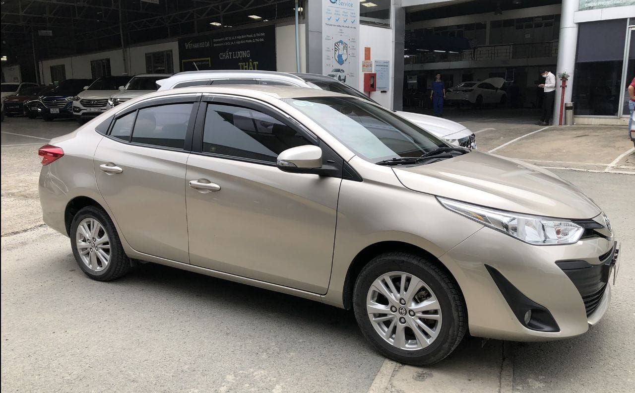 Toyota Vios E CVT 2019 tự động màu vàng cát