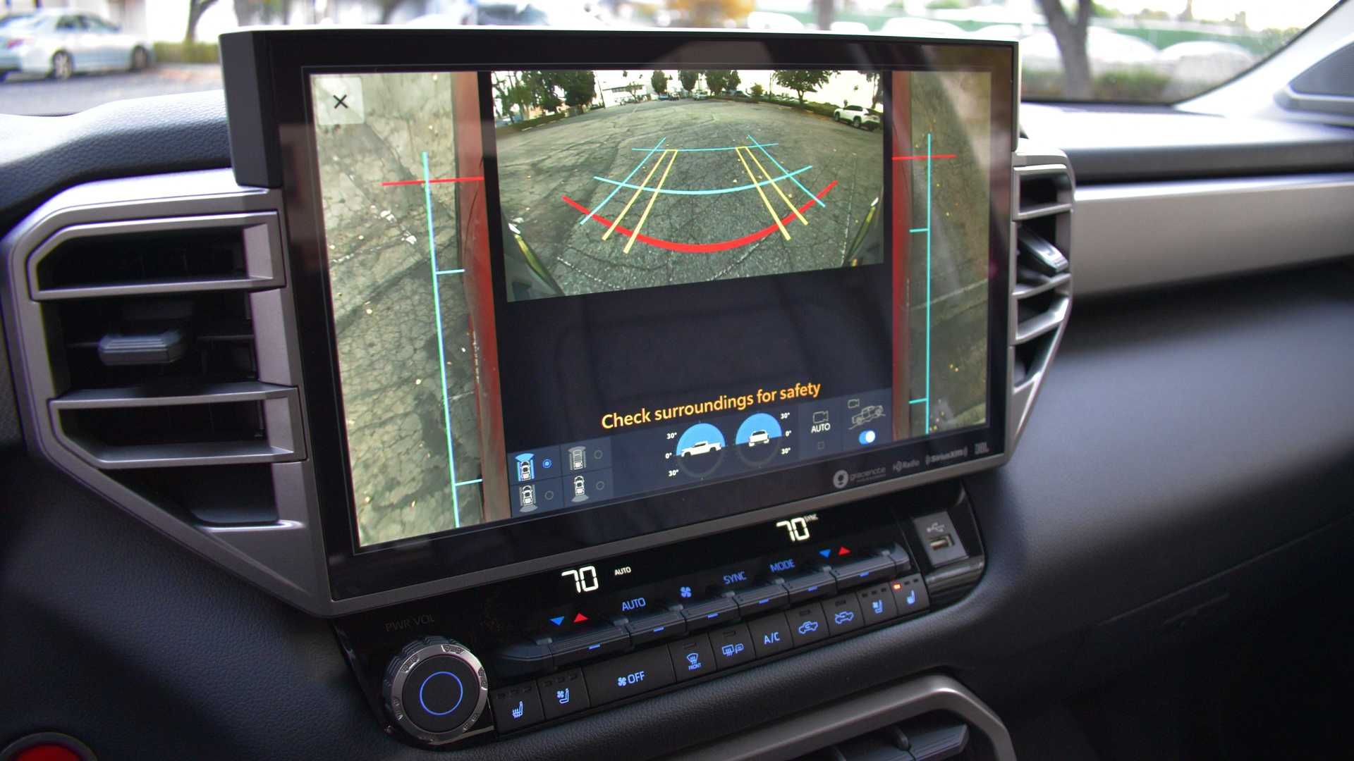 Màn hình thao tác dễ dàng