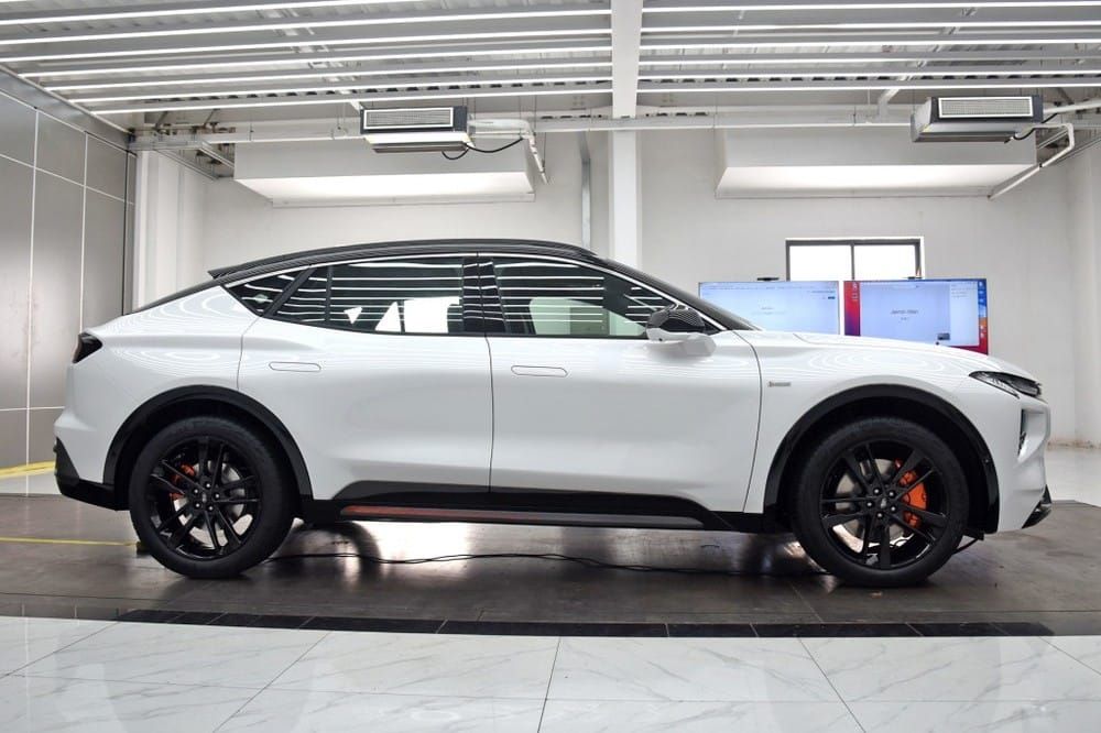 Ford Evos được cho là thuộc phân khúc hạng trung hoặc cỡ lớn Ford Evos được cho là thuộc phân khúc hạng trung hoặc cỡ lớn