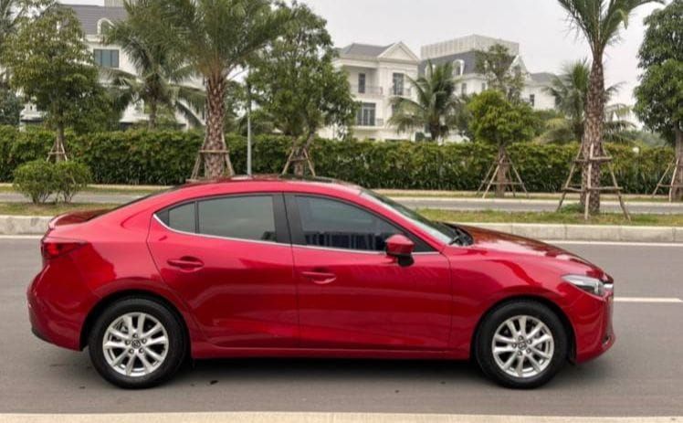 bán Mazda 3 máy 1.5L AT sx 2018 mầu đỏ ,chính chủ xe