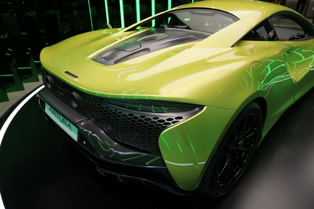 Lý do là các đại gia trong nước rất mê các phiên bản của hãng xe Anh quốc này. 3 sản phẩm nằm trong danh mục Supercars của McLaren đã có hơn 17 xe được mang về nước, trong đó, có đến tận 4 chiếc siêu xe giới hạn 765LT xuất hiện