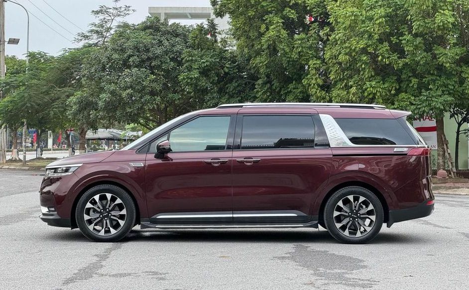 Bán Kia Carnival  2022  Signature  lướt