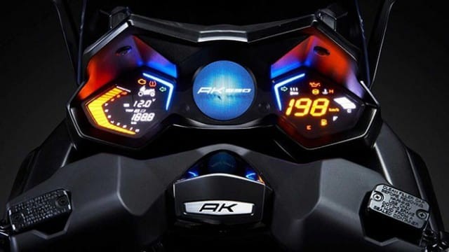 Màn hình TFT tuyệt đẹp của Kymco AK550 2021 Màn hình TFT tuyệt đẹp của Kymco AK550 2021