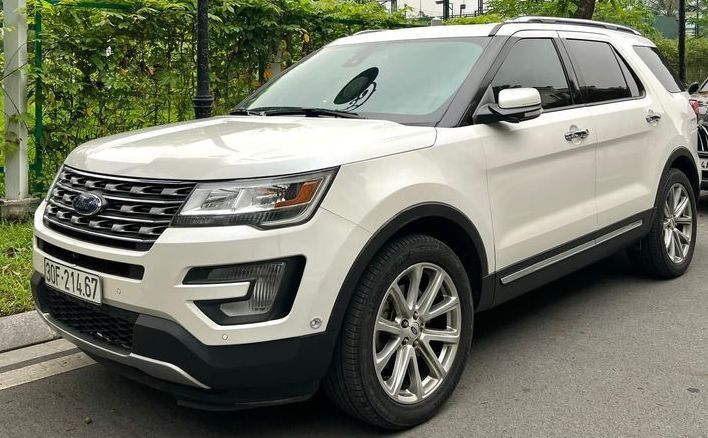 Gia đình cần bán Ford Explorer Limited 2.3L Full Option