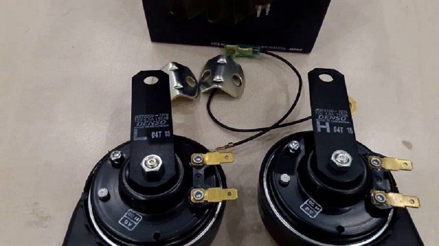 6 Phụ Tùng Bảo Dưỡng Nên Mua Ngoài: còi ô tô