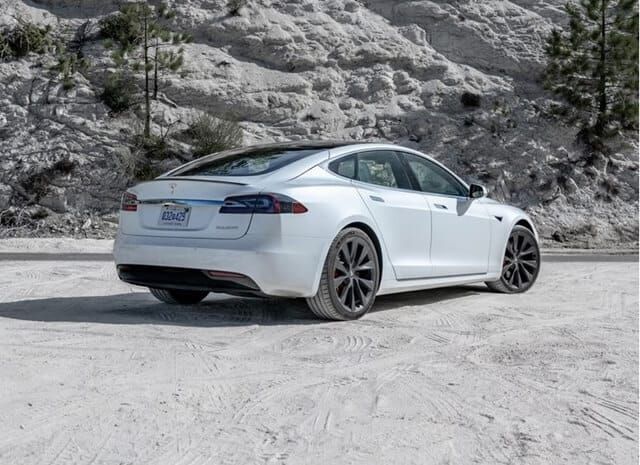 Tesla Model S-4