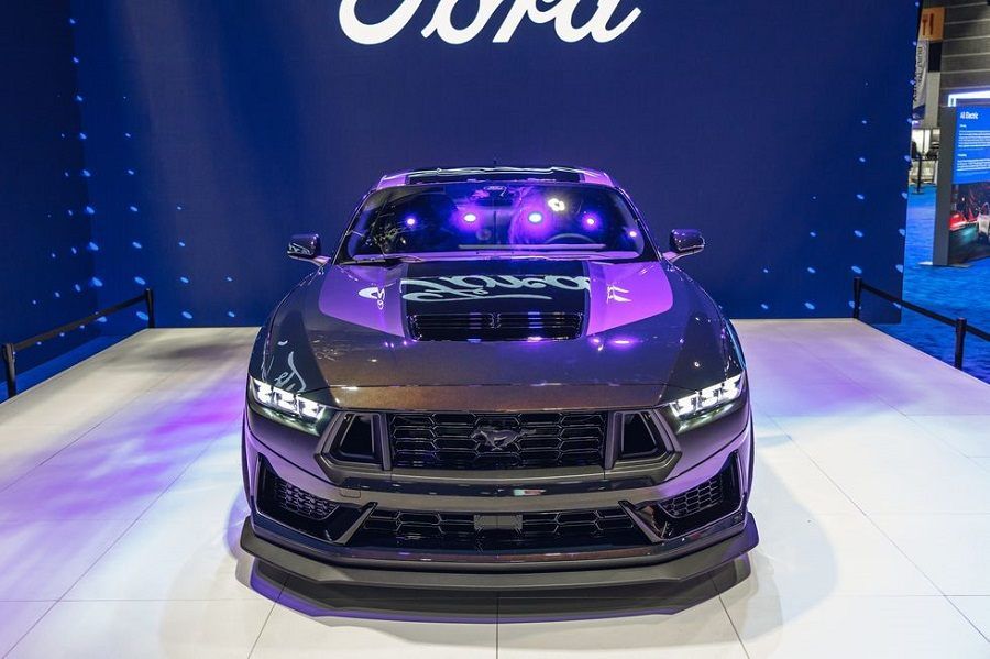 đầu xe Ford Mustang Dark Horse 2024