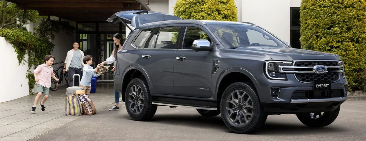 thân xe Ford Everest 2023