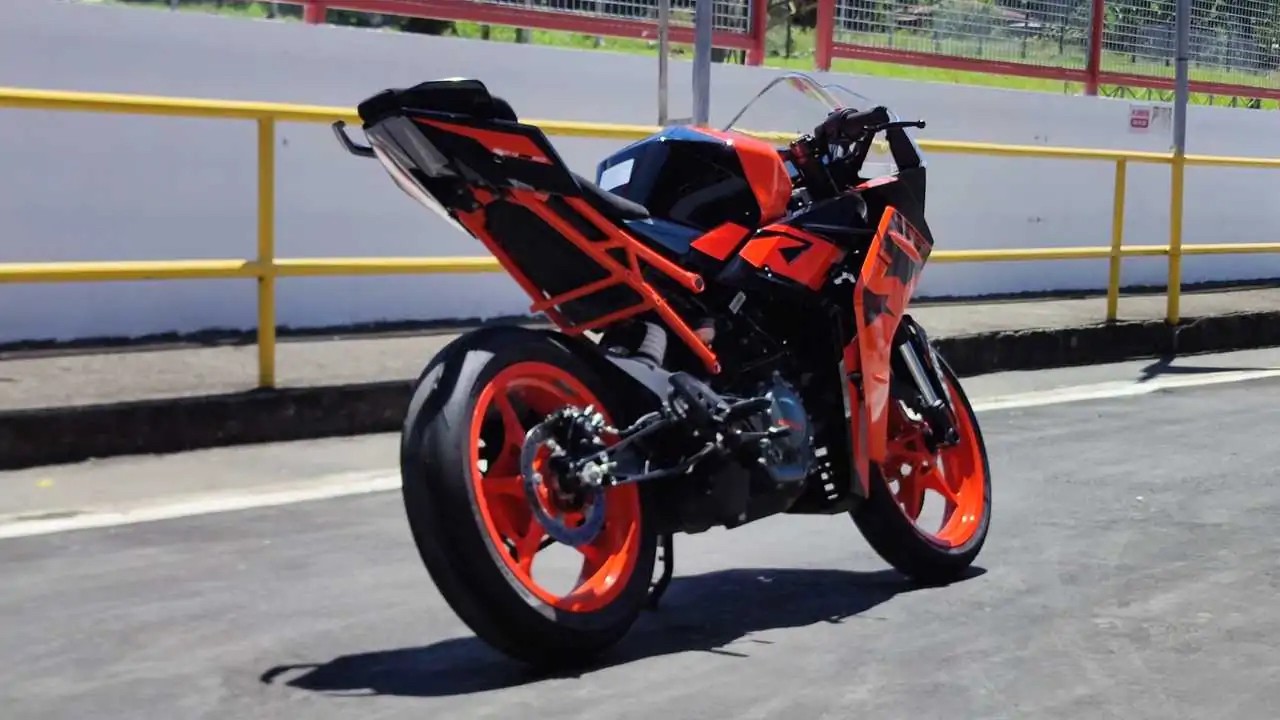 KTM RC 200 2022