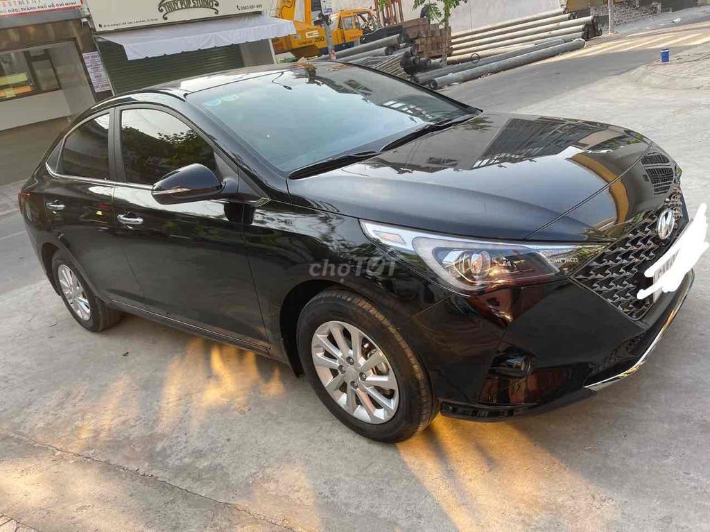 Cần lên đời xe mới, cần sang lại xe Accent bản tiêu chuẩn