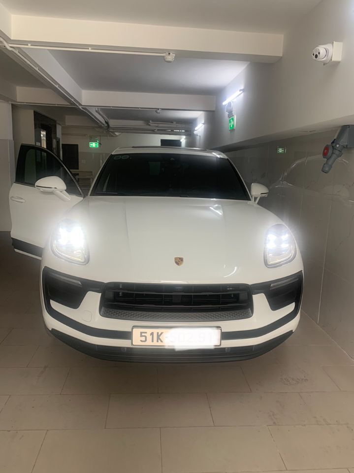 Đi nước ngoài cần bán lại xe Porsche macan đời 2023