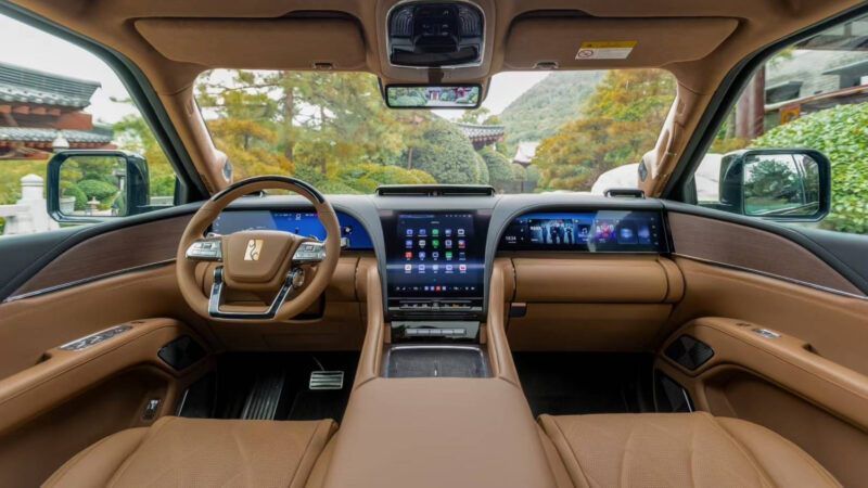 Nội thất Yangwang U8L