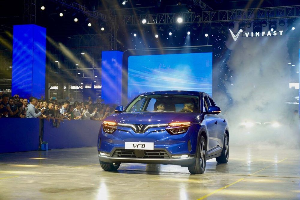 lễ bàn giao xe VF 8