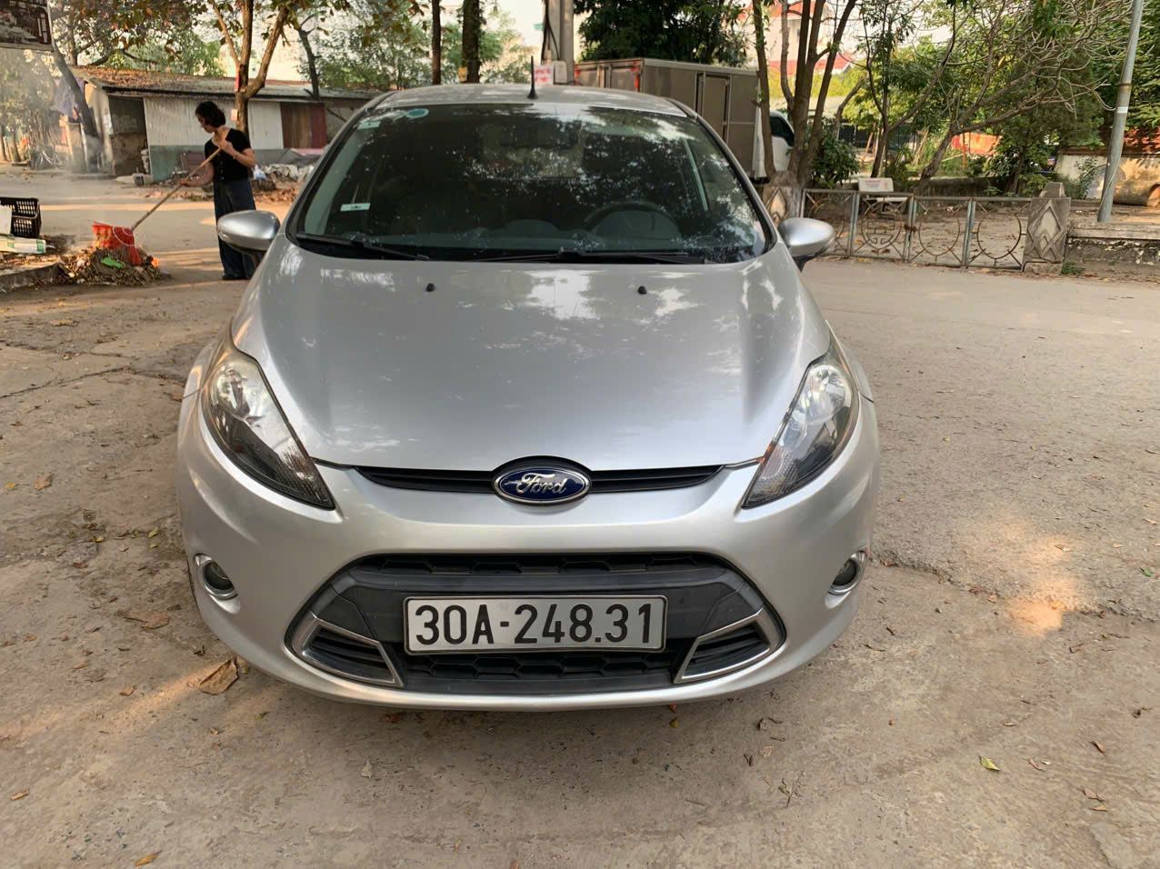 Ford Fiesta 2012 – Xe 5 chỗ
