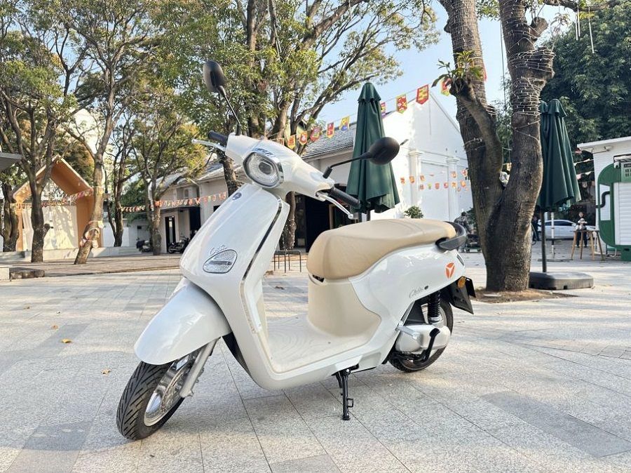 Đánh giá sớm xe máy điện Yadea Osta: Kẻ thách thức mang thiết kế Neo Retro, tầm xa 180km