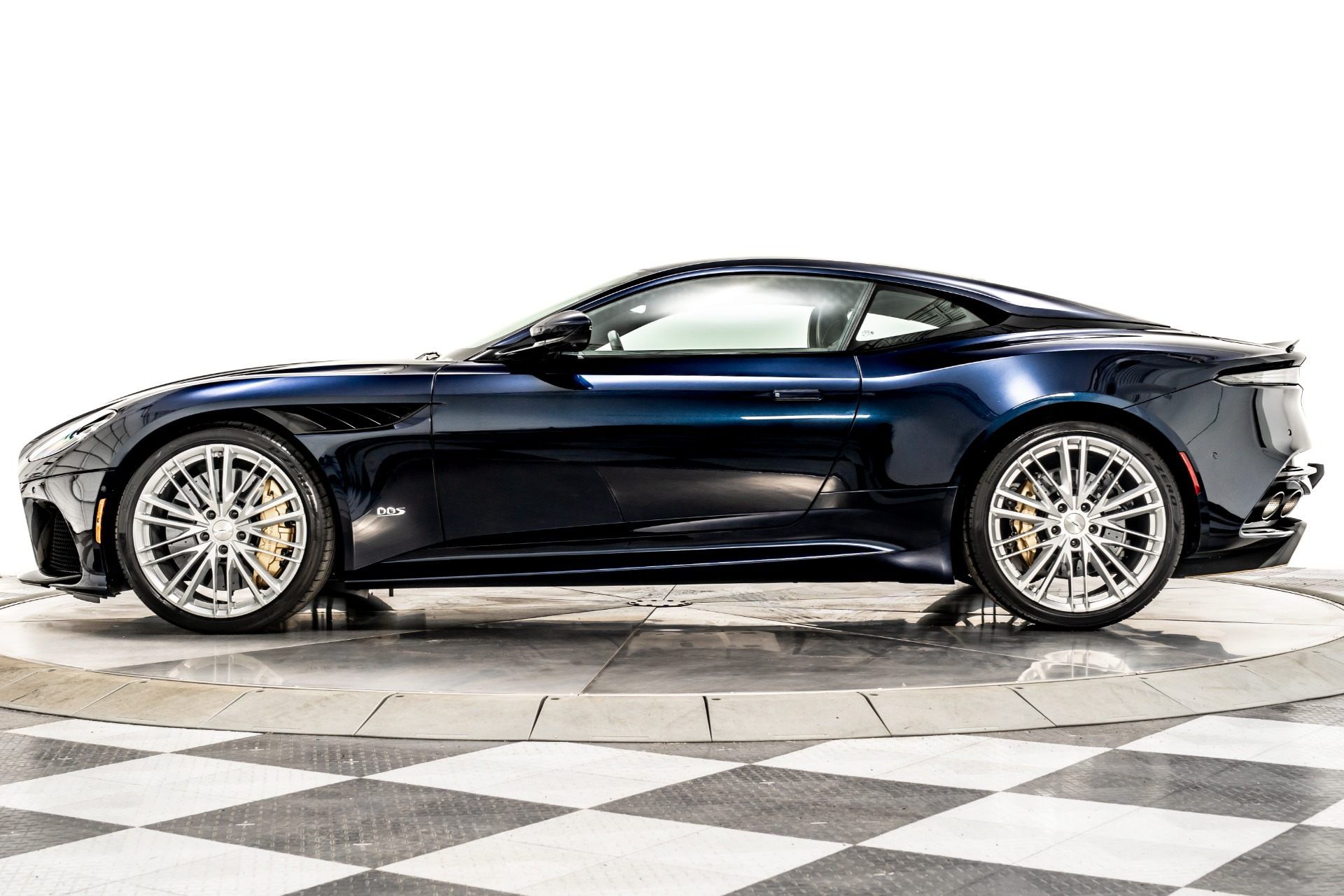 thân xe Sabiro Blue Aston Martin DBS Superleggera