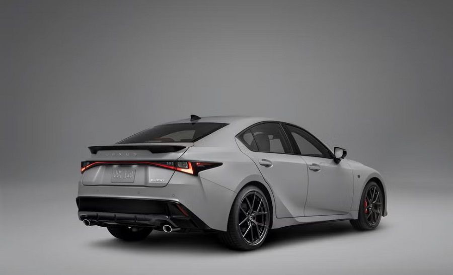 Lexus IS 2026