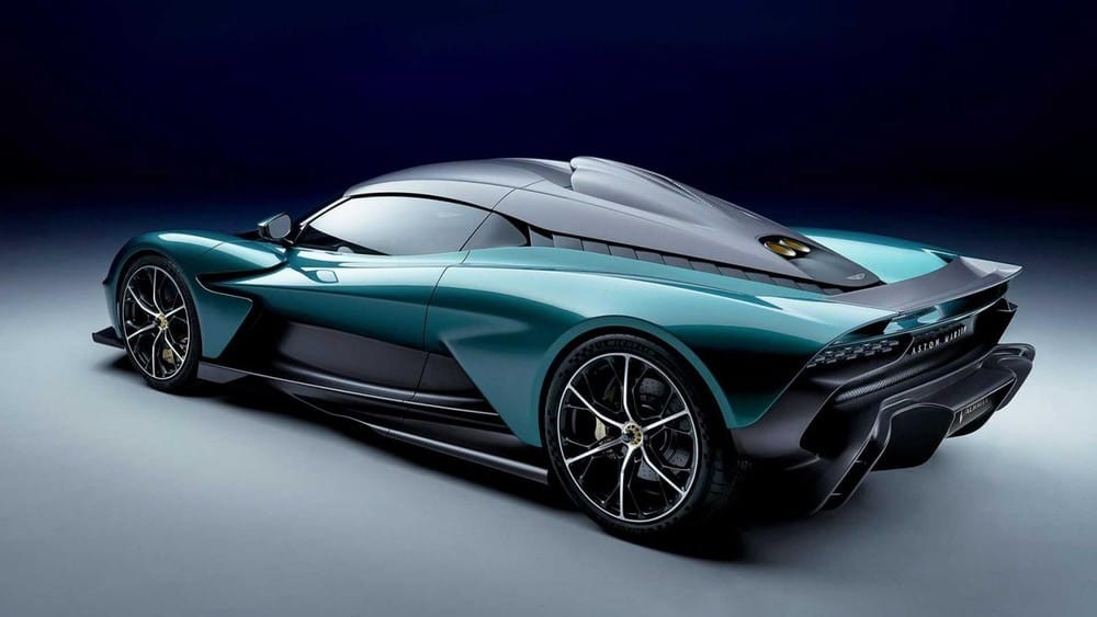 Phía sau của Aston Martin Valhalla 2022