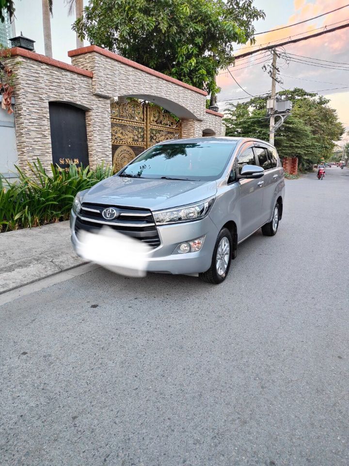 Bán xe Innova 2.0G AT 2017