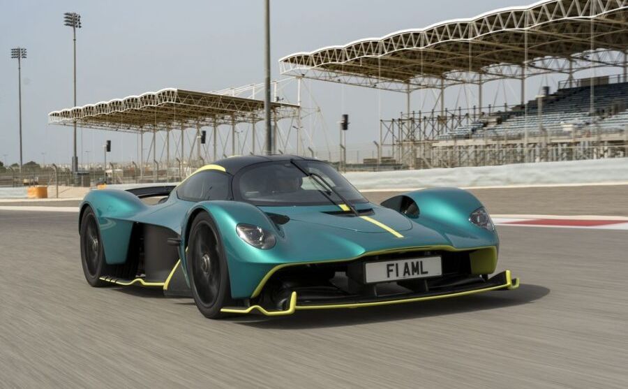 Aston Martin Valkyrie 2022