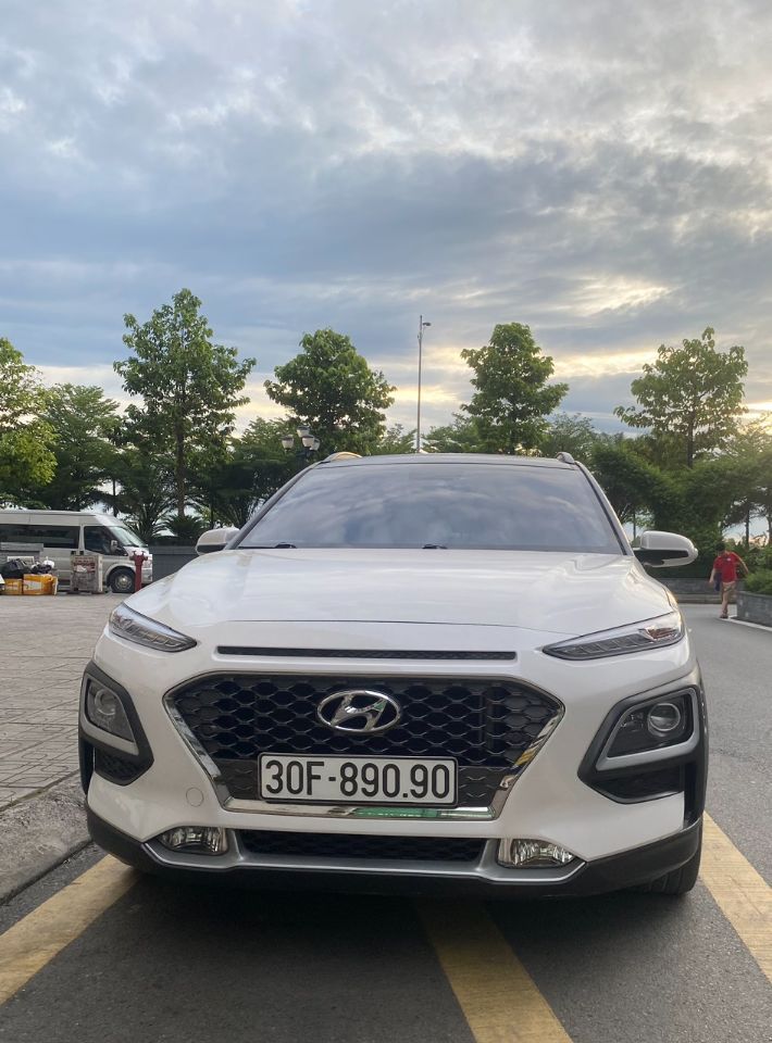 Em cần bán lại Hyundai Kona 1.6 Turbo sx 2019.
