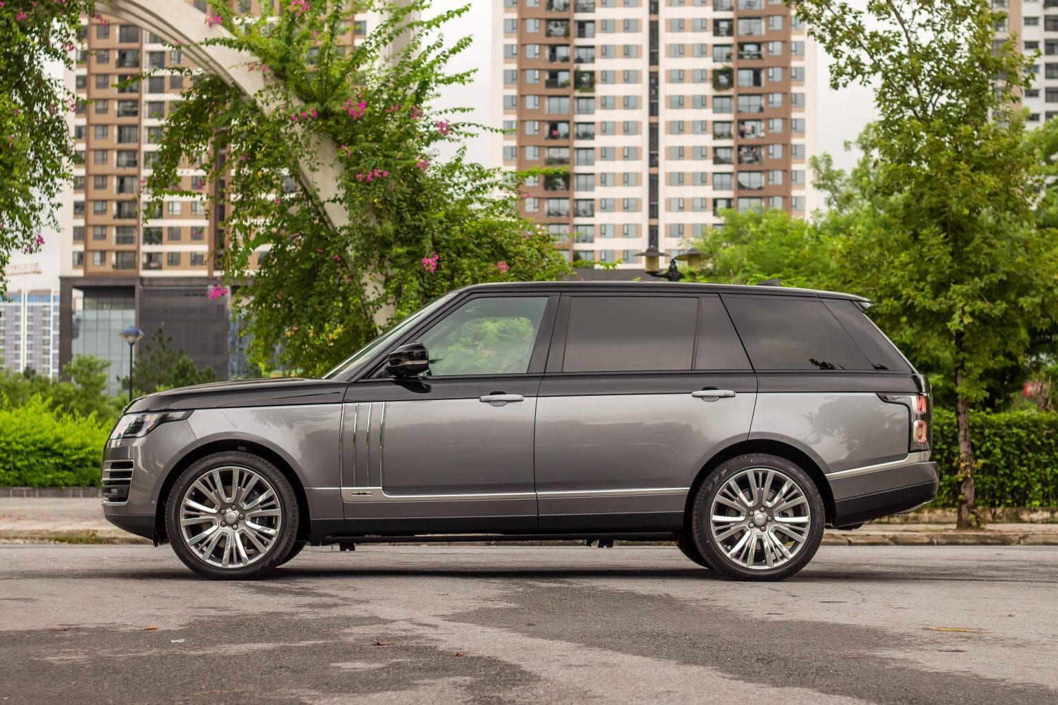 Vận hành RANGE ROVER SV AUTOBIOGRAPHY 3.0 LWB 2021