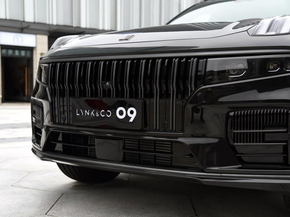 Lưới tản nhiệt cỡ lớn của Lynk & Co 09 