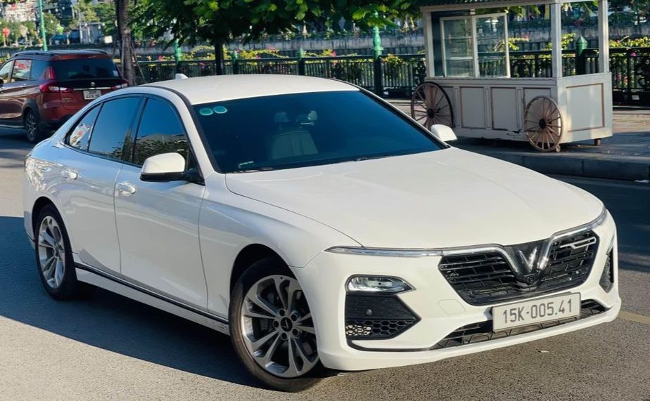 Vinfast Lux A tiêu chuẩn 2022