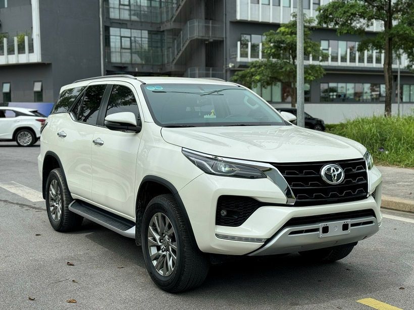 BÁN XE Fortuner 2021 máy xăng 2 cầu. - 990tr
