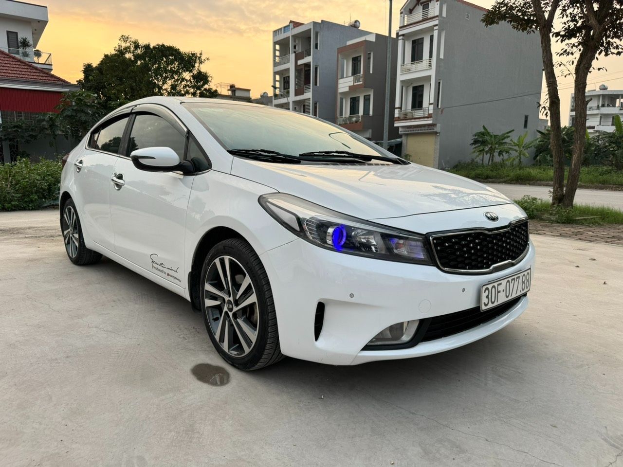 Bán xe Cerato 2018 số tự động 1.6.bao zin.