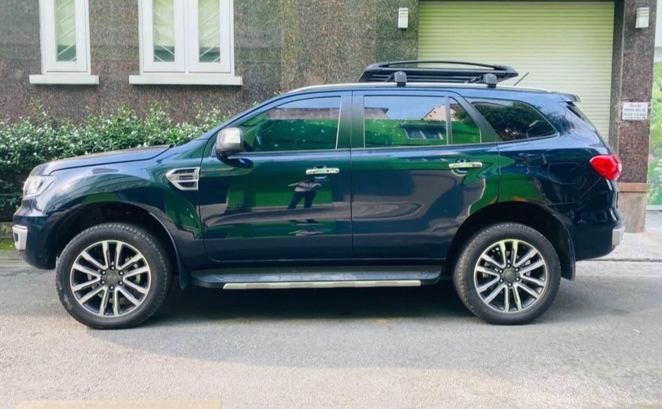 BÁN FORD EVEREST TITANIUM 2021 XE 2 CẦU ĐI LƯỚT
